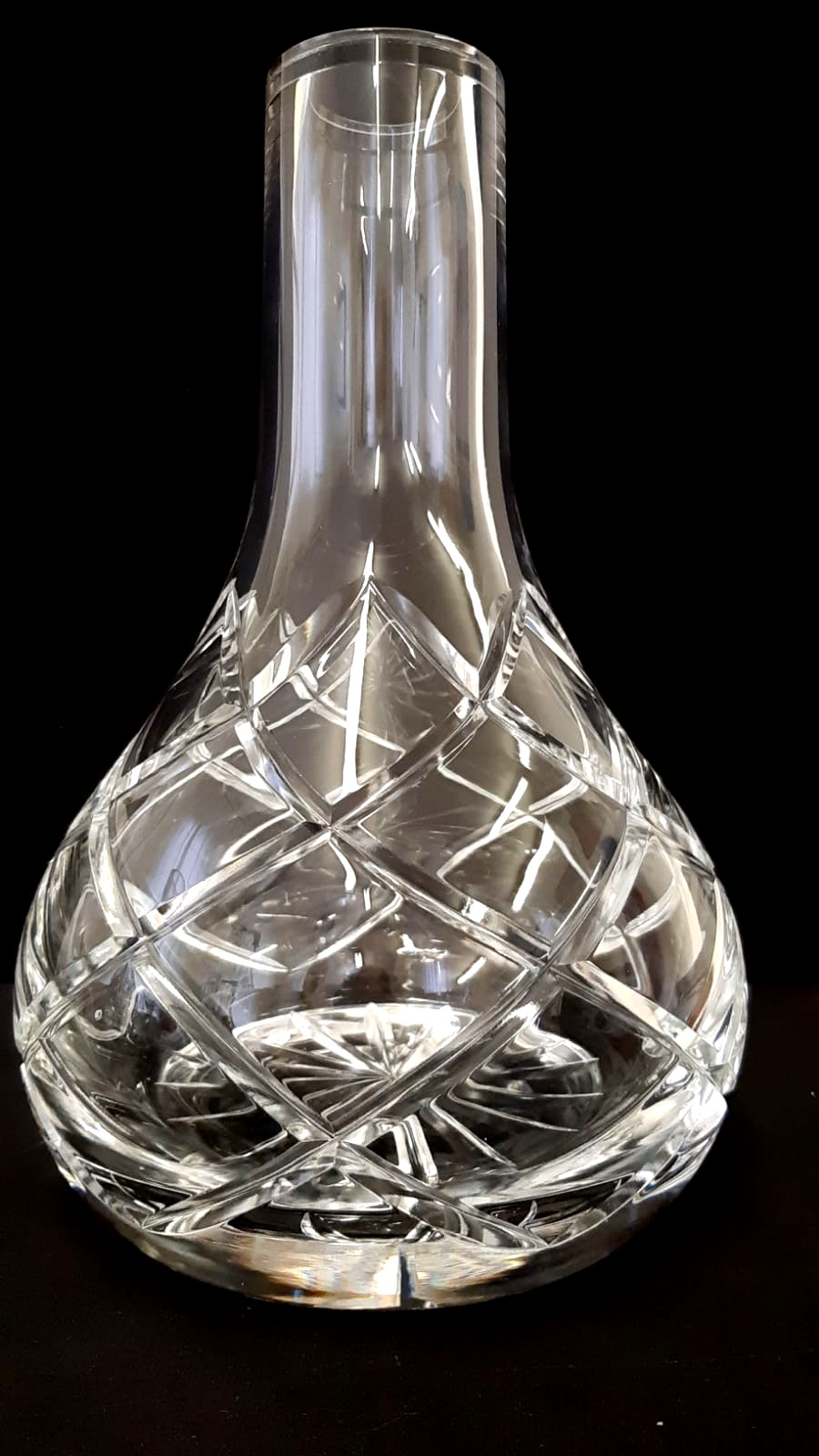 Description: Shisha Bowl1 Height:28cm Diameter on top: 55mm Material: Crystal Glass-Hand Cut